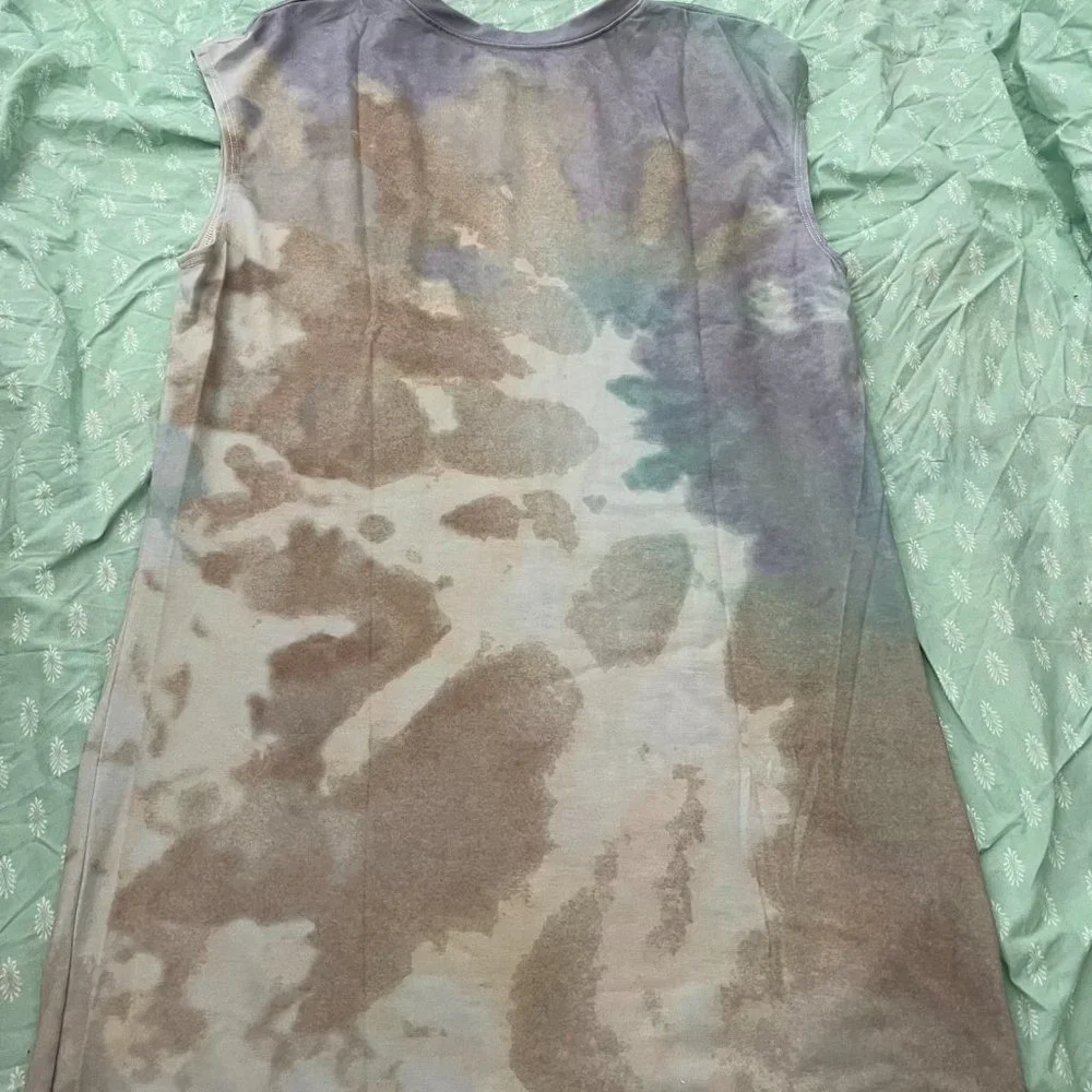 Taylor Swift "just a summer thing" beach cover up NWOT Perfect Condition!! - Picture 2 of 4